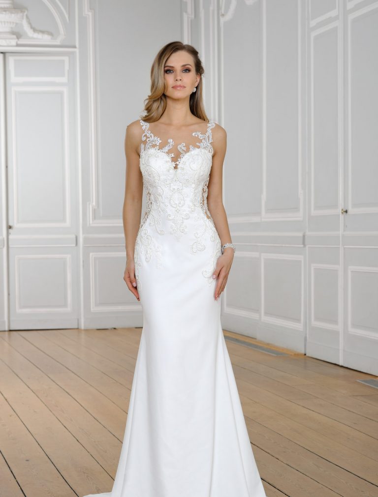 schmales Brautkleid Frau Brautkleid